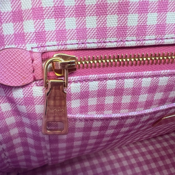 AUTHENTIC PINK PRADA CANAPA TOTE LIKE NEW - Picture 10 of 16